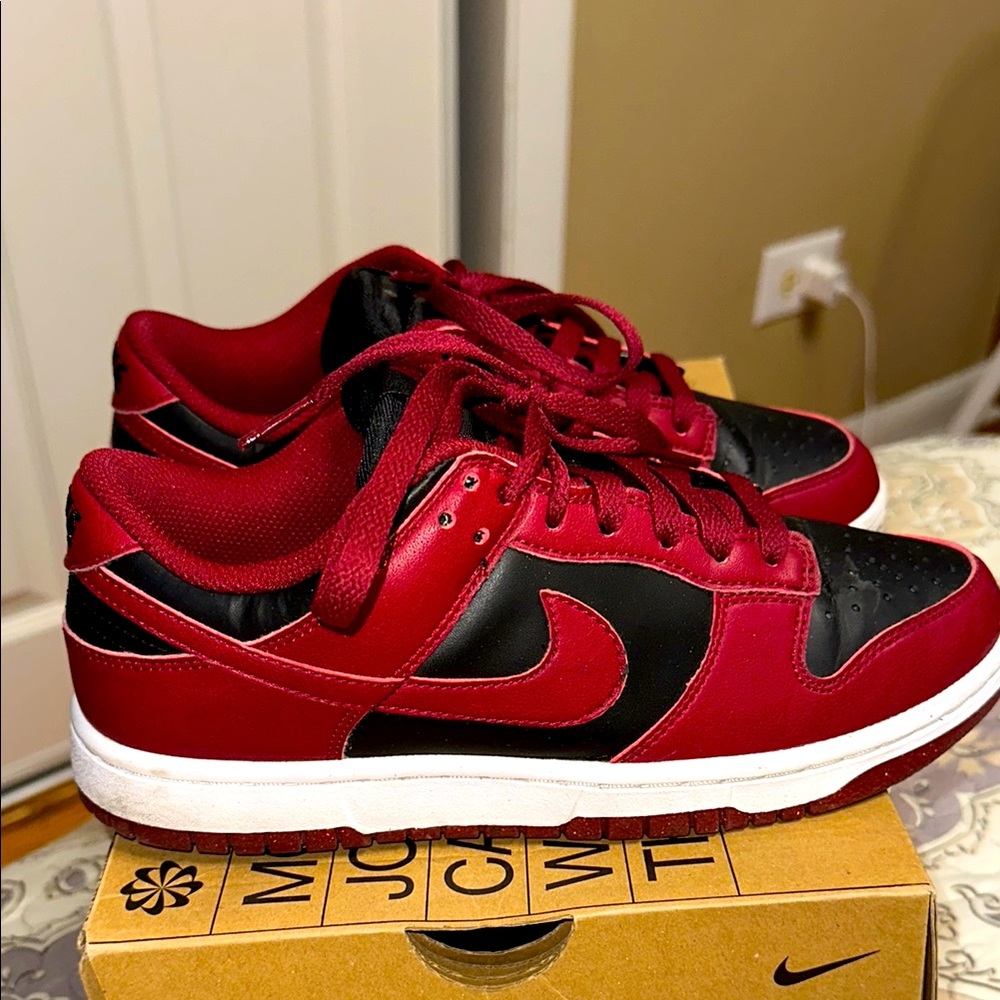 Nike Dunk Low Next Nature in Black and Red